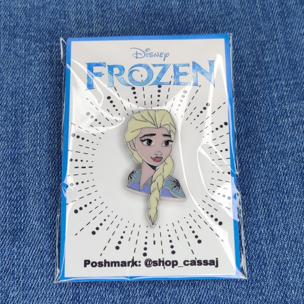 BOGO! DISNEY | Frozen Elsa Enamel Pin - Picture 4 of 4